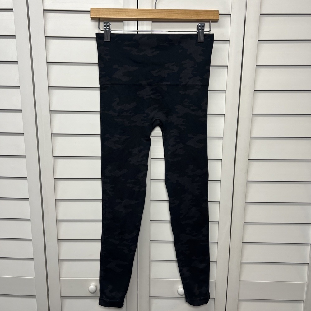 Spanx Look At Me Now Camo Seamless Leggings Women's Size Medium Heather Gray - Picture 3 of 9